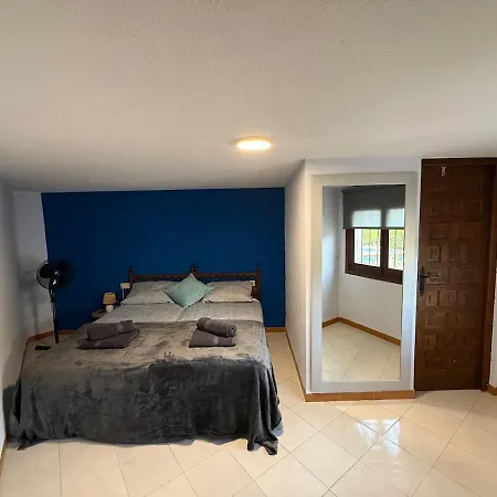 Casa La - Guest Flat By The Pool Apartment
