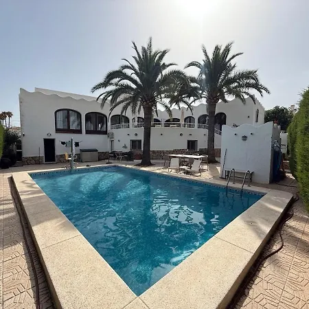 Apartment Casa La - Guest Flat By The Pool